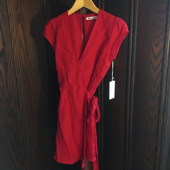 Reformation Rodin Dress in red wrap shirt sleeve - Picture 3 of 8